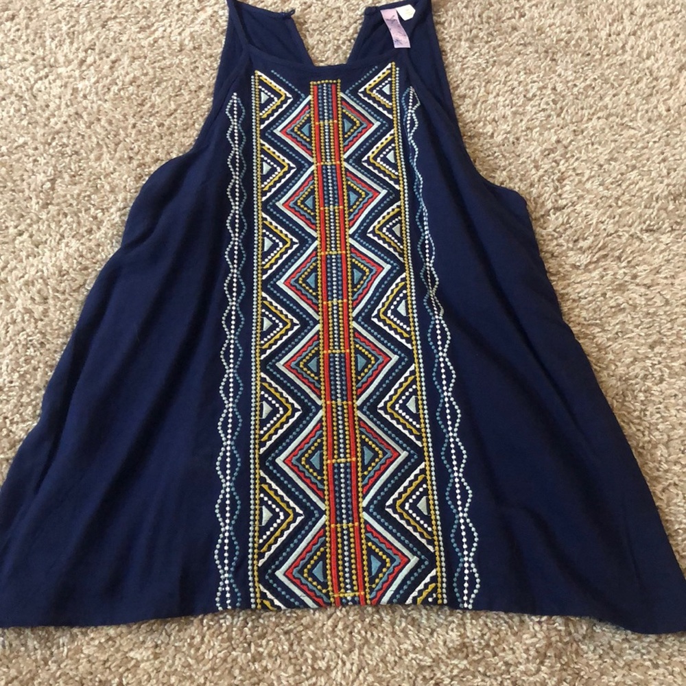 Blue top with pattern